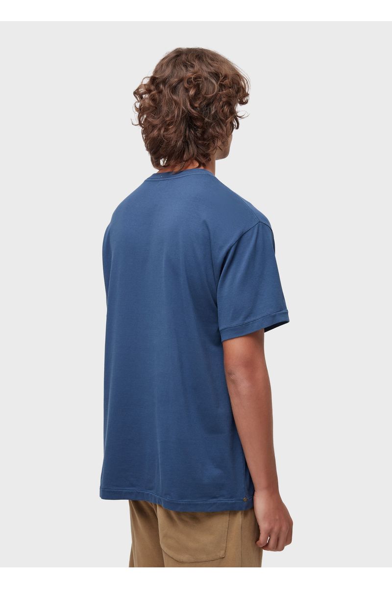 T-shirt over texture pocket mc