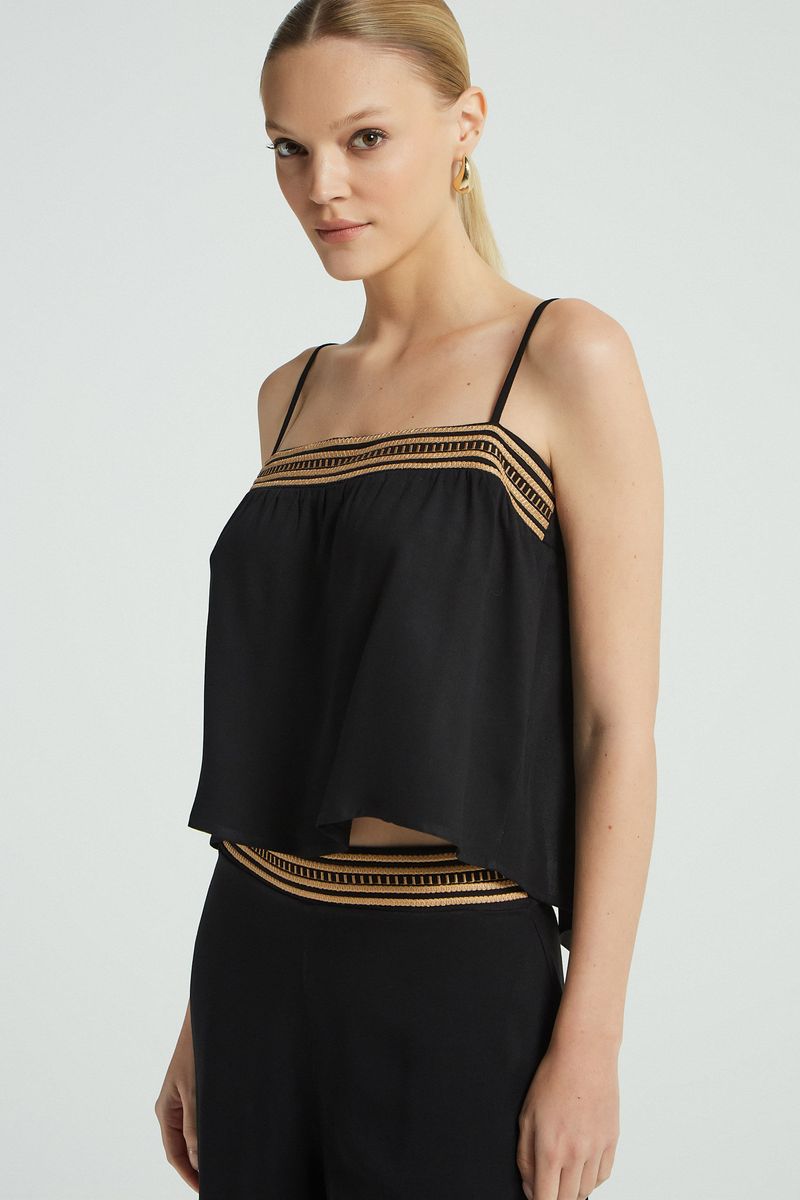 CROPPED PALA BORDADA PRETO