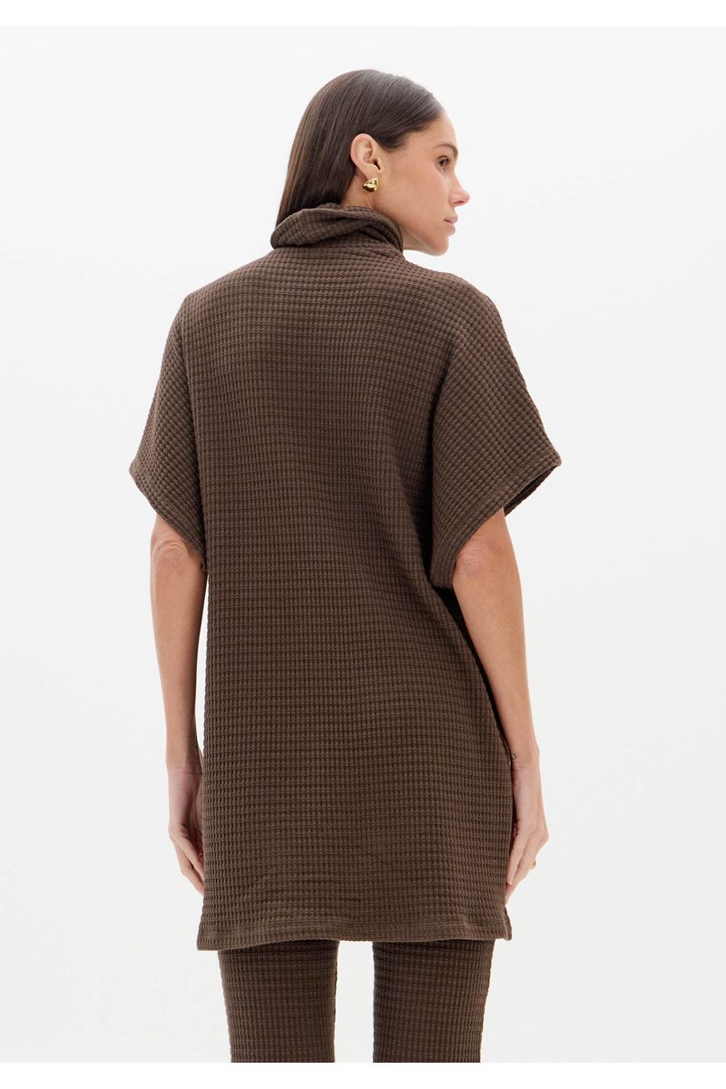 Blusa Alongada Gola Alta