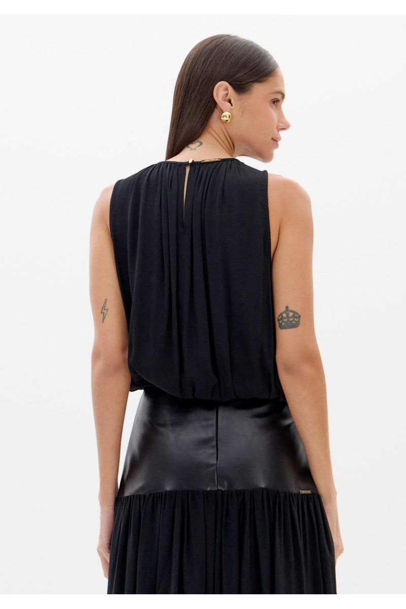 Blusa Franzida Sem Mangas