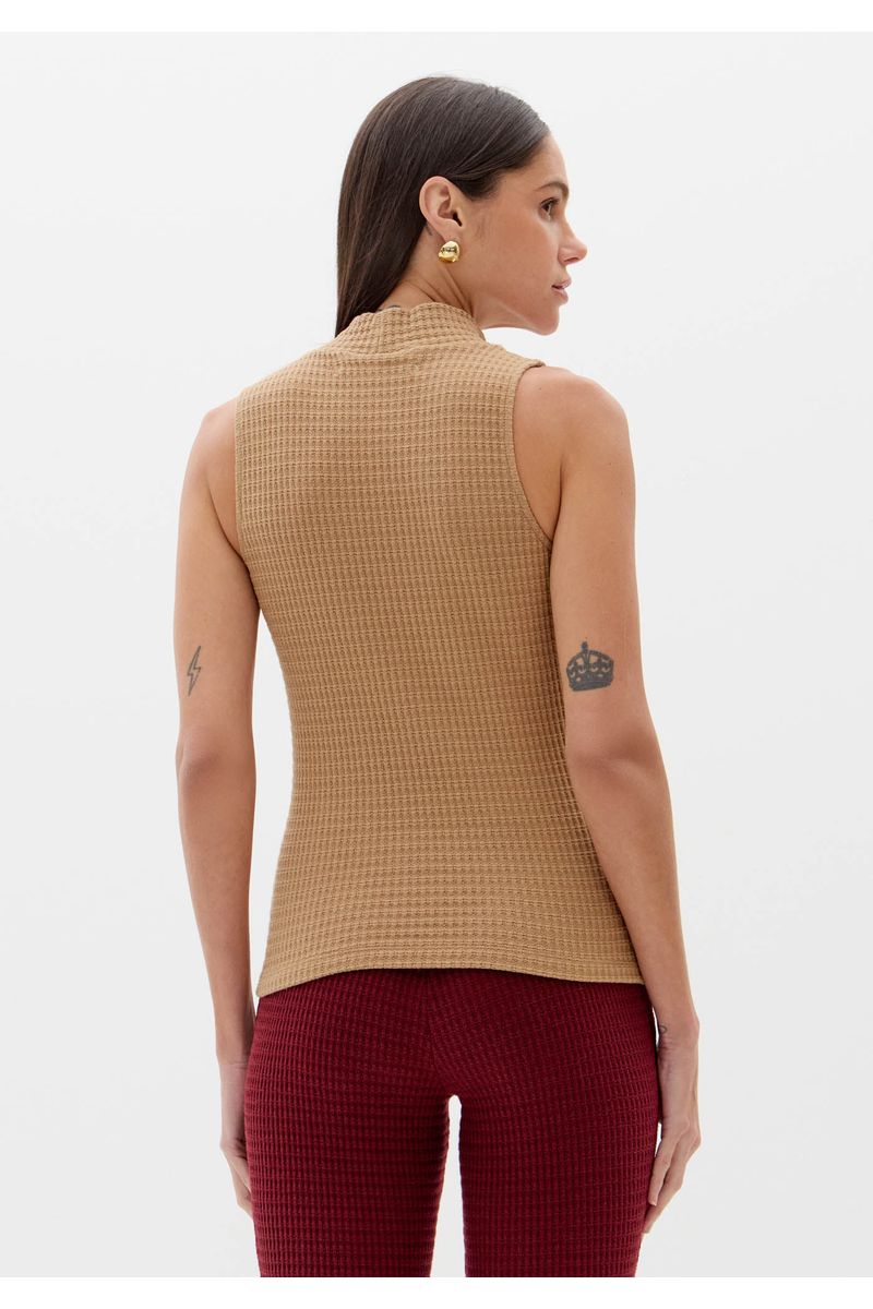 Blusa Sem Mangas Com Gola Alta