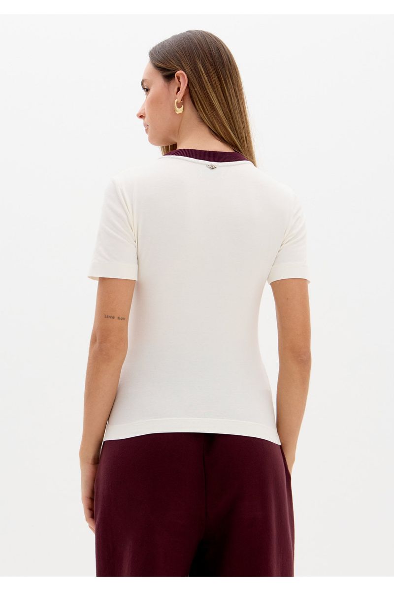 T-shirt Baby Look Com Estampa Frontal