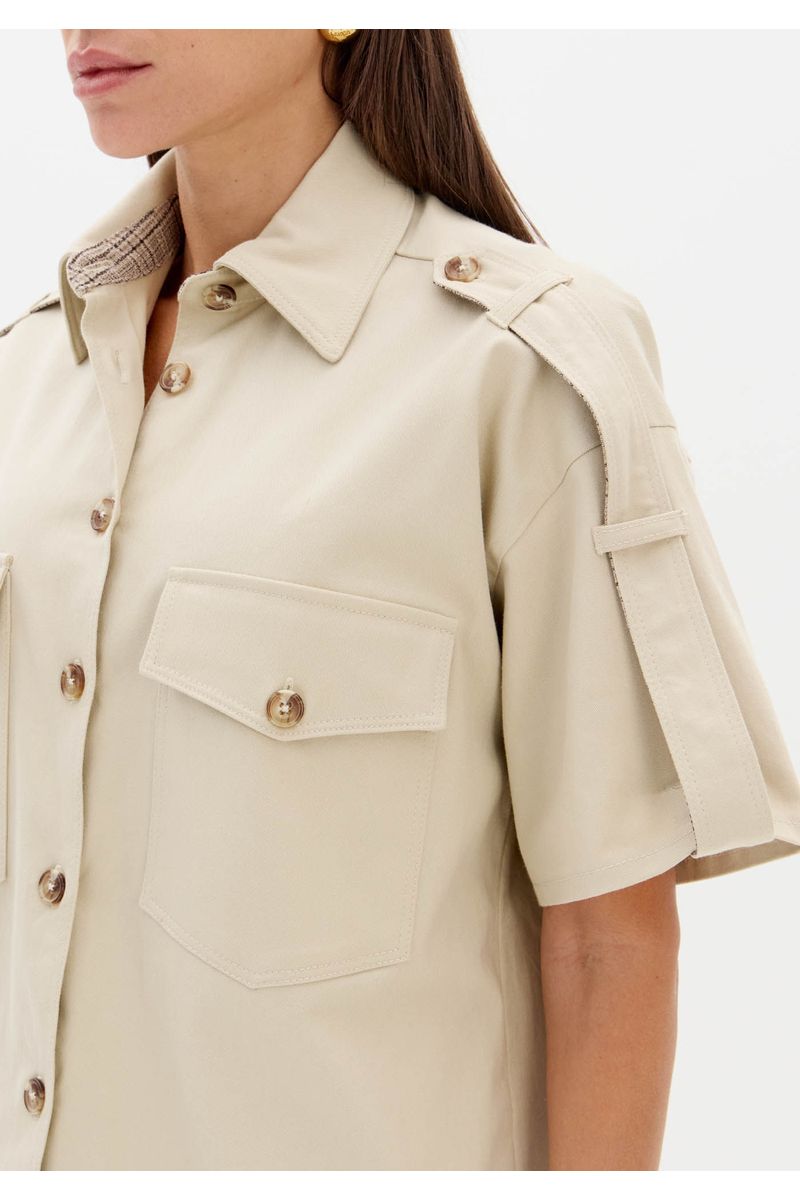 Camisa Manga Curta Com Bolsos