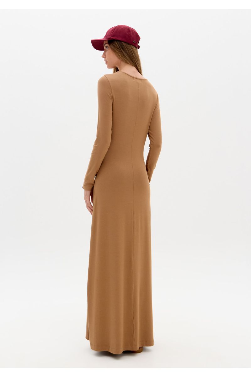 Vestido Descolado Com Manga Longa