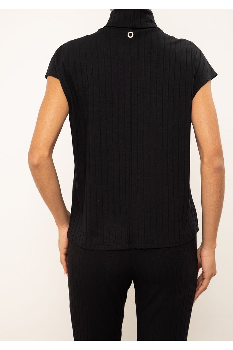 Blusa Iódice Solta Gola Alta Manga Curta Padrão Preto