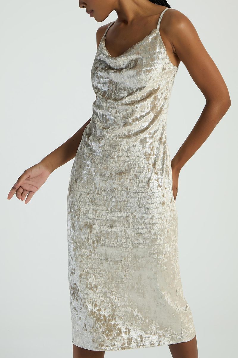 VESTIDO MIDI COM DECOTE DEGAGE - PRATA