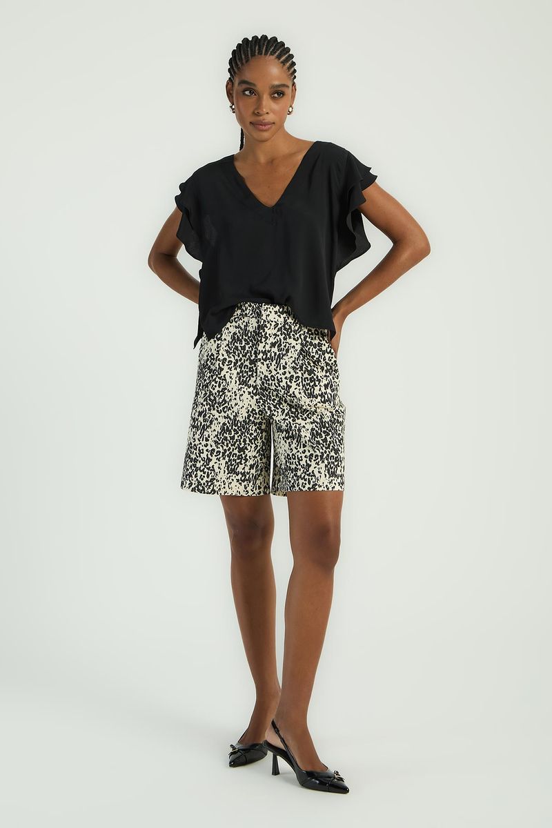 BLUSA COM BABADOS NA MANGA - PRETO