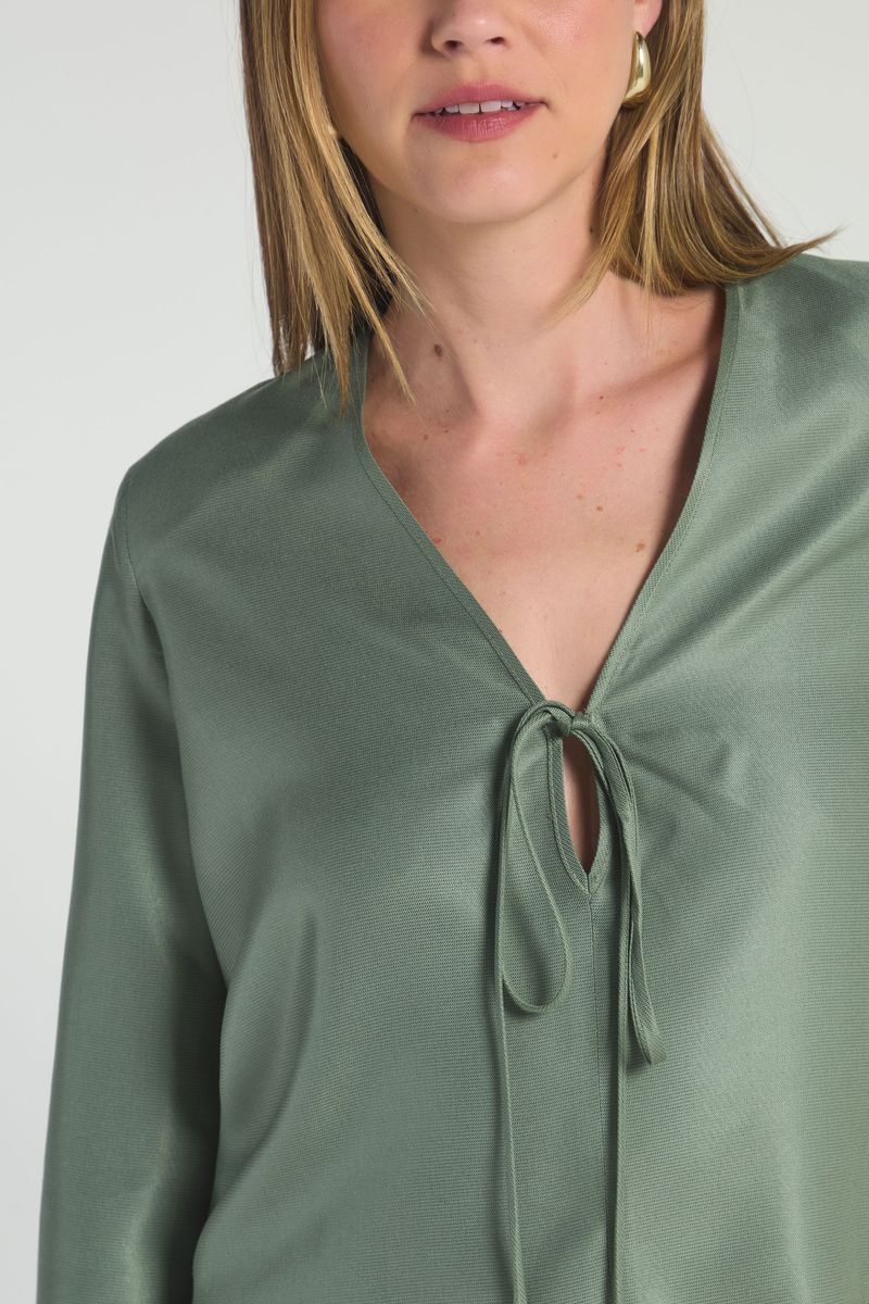 BLUSA DECOTE V COM AMARRAÇÃO - OLIVA