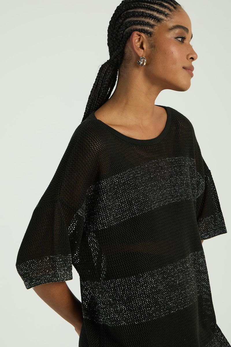 BLUSA EM TRICOT COM LISTRAS LUREX - PRETO