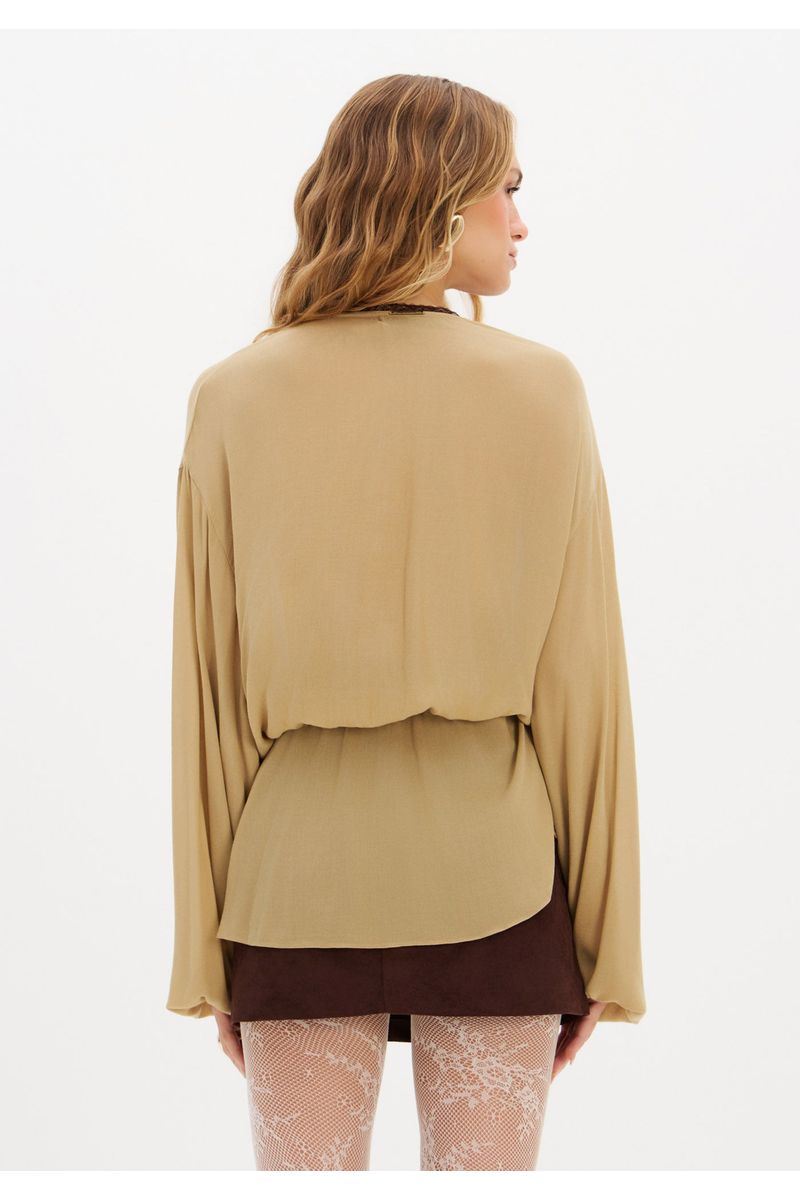 Blusa Manga Longa Ampla Com Renda