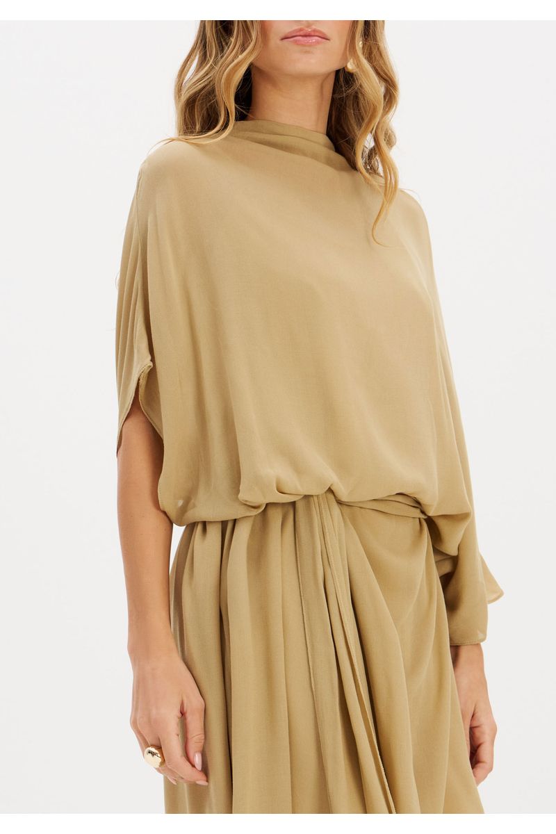 Vestido Curto Assimétrico