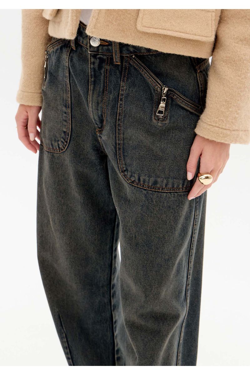 Calça Jeans Baggy Cintura Média com Bolsos