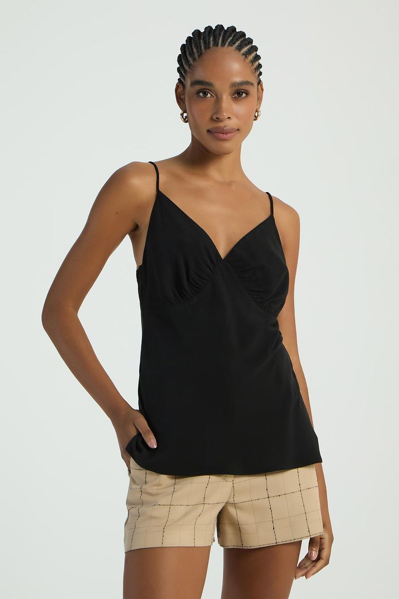 CAMISETA COM FRANZIMENTO - PRETO