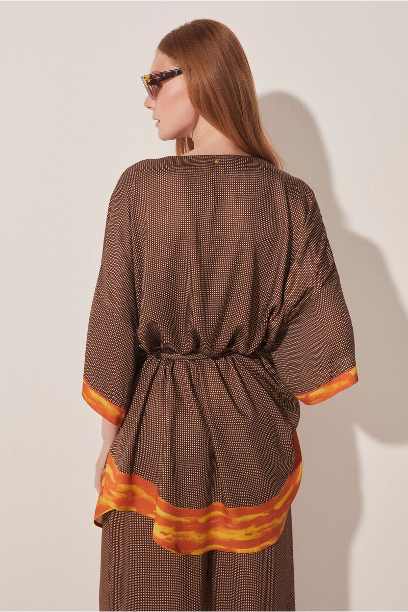 Capa Kimono Curto Poá Pincelado