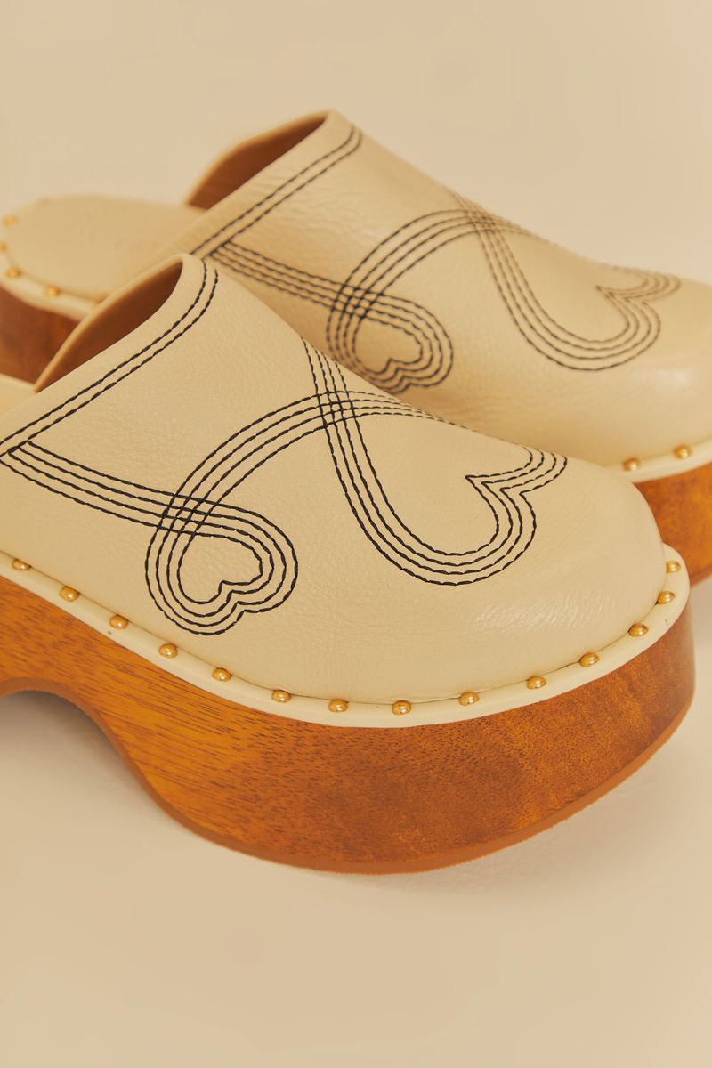 Clog Plataforma Bordado